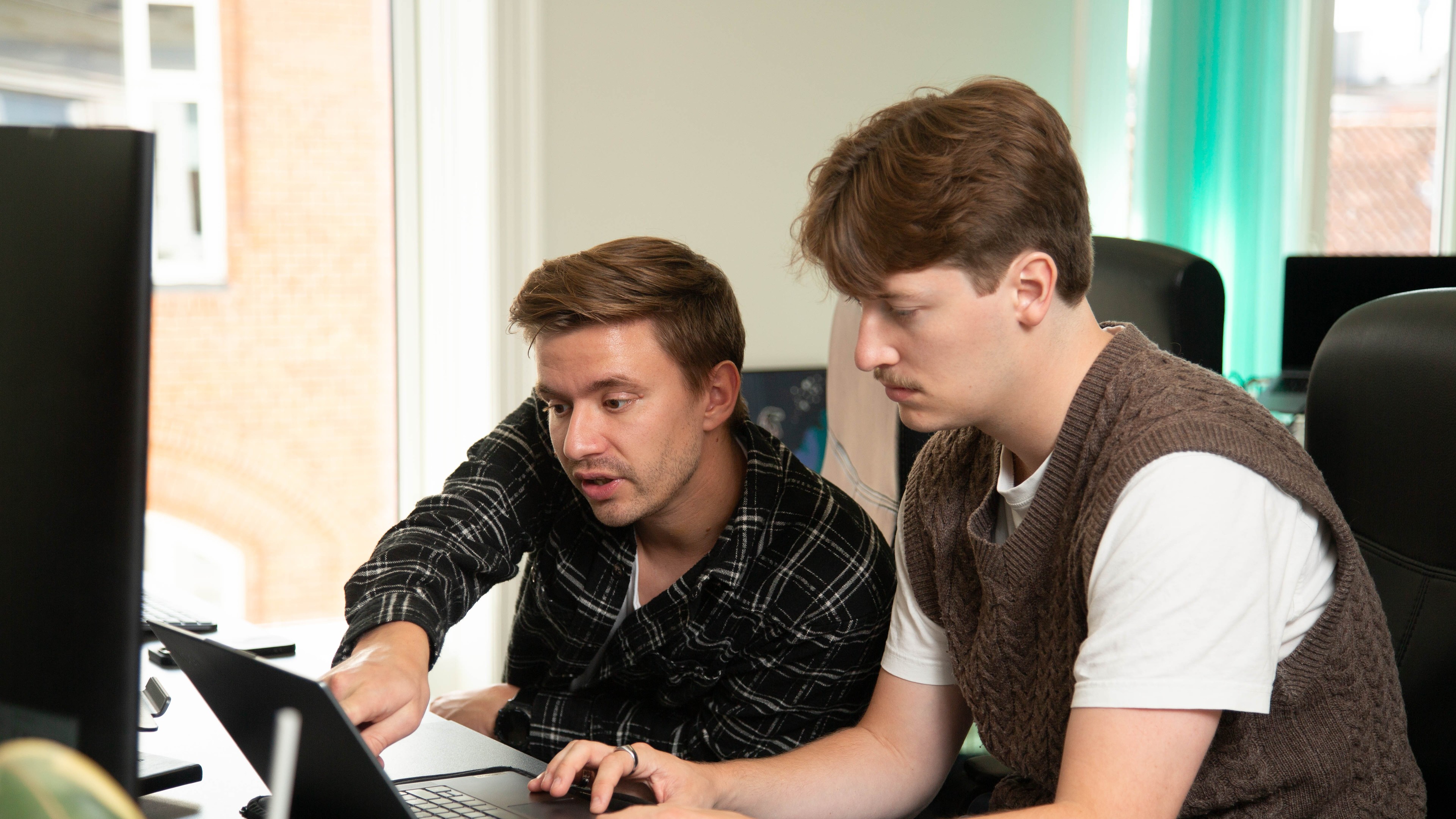 Bonzer-specialister i arbejde med content produktion