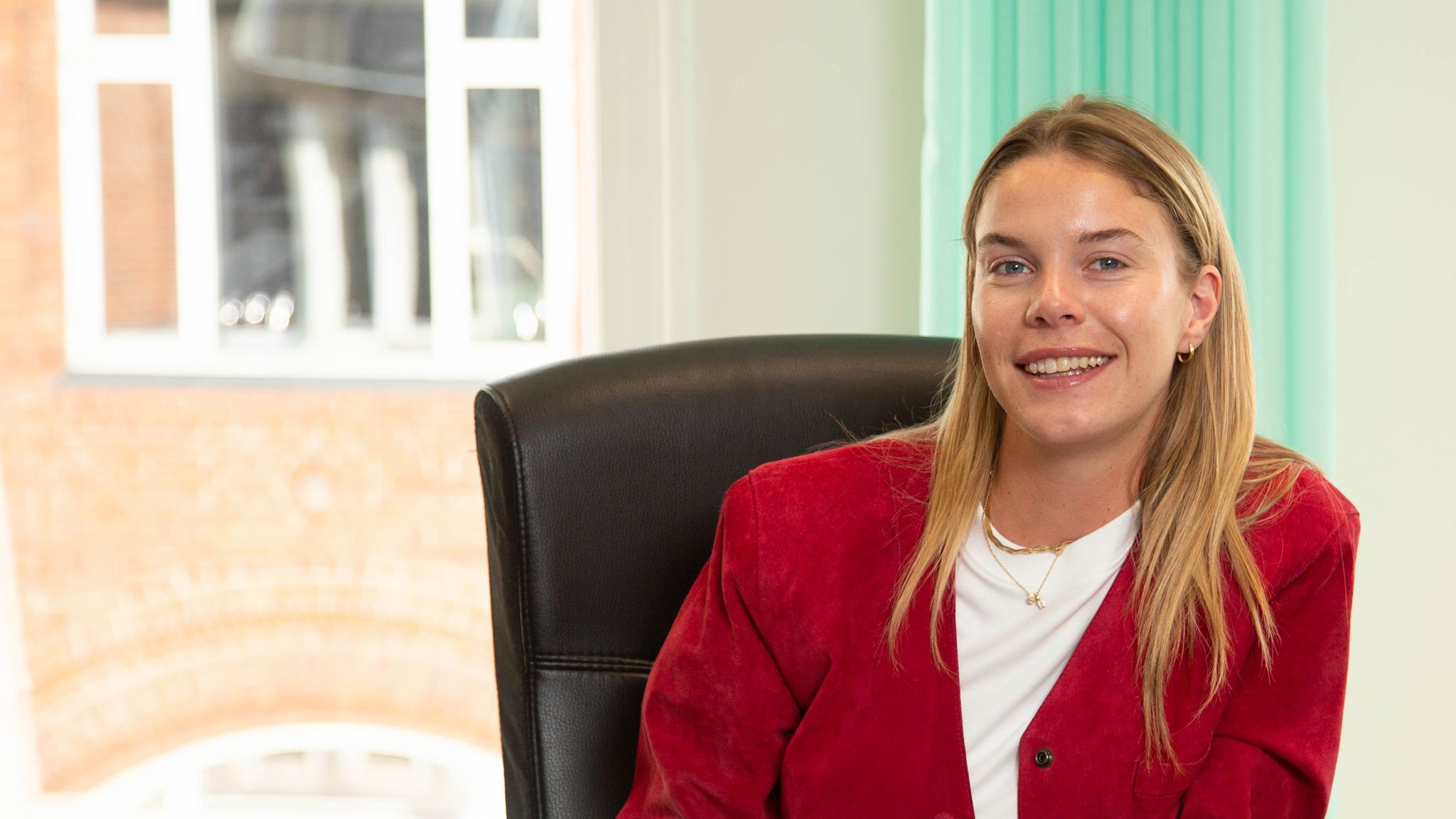 Bonzer specialist at her desk